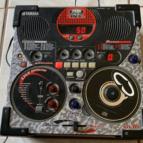 Yamaha DJX-2B DJ synthesizer system - Picture 3 of 10